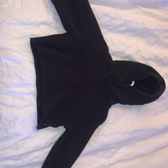 Cropped Aritzia hoodie - Picture 2 of 3